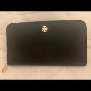 Tory Burch Robinson Continental Zip Leather Wallet
